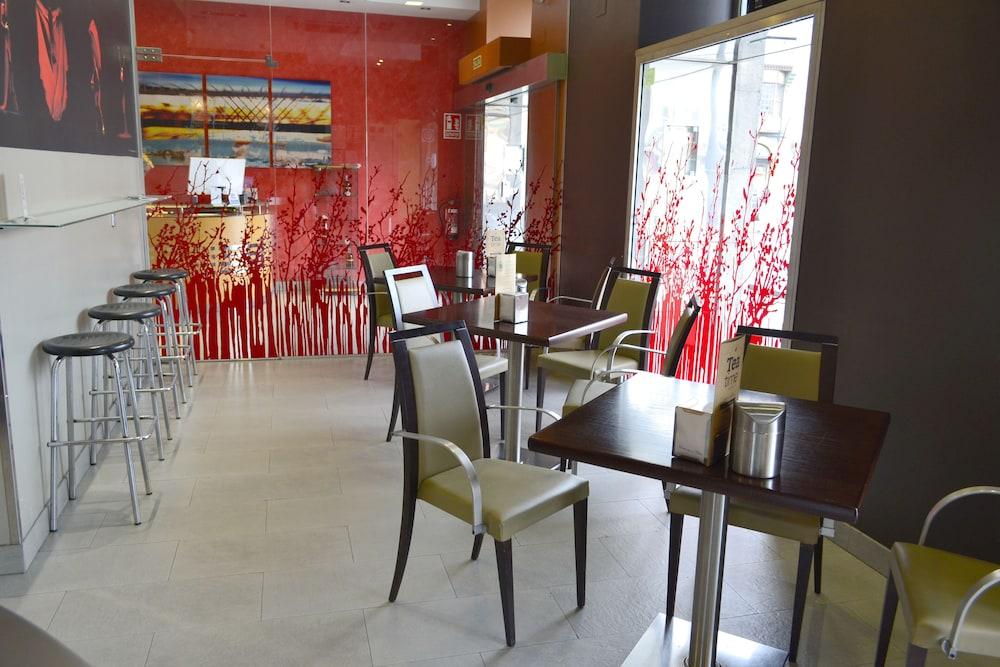 Hotel Alda Palacio Valdes Avilés Екстериор снимка